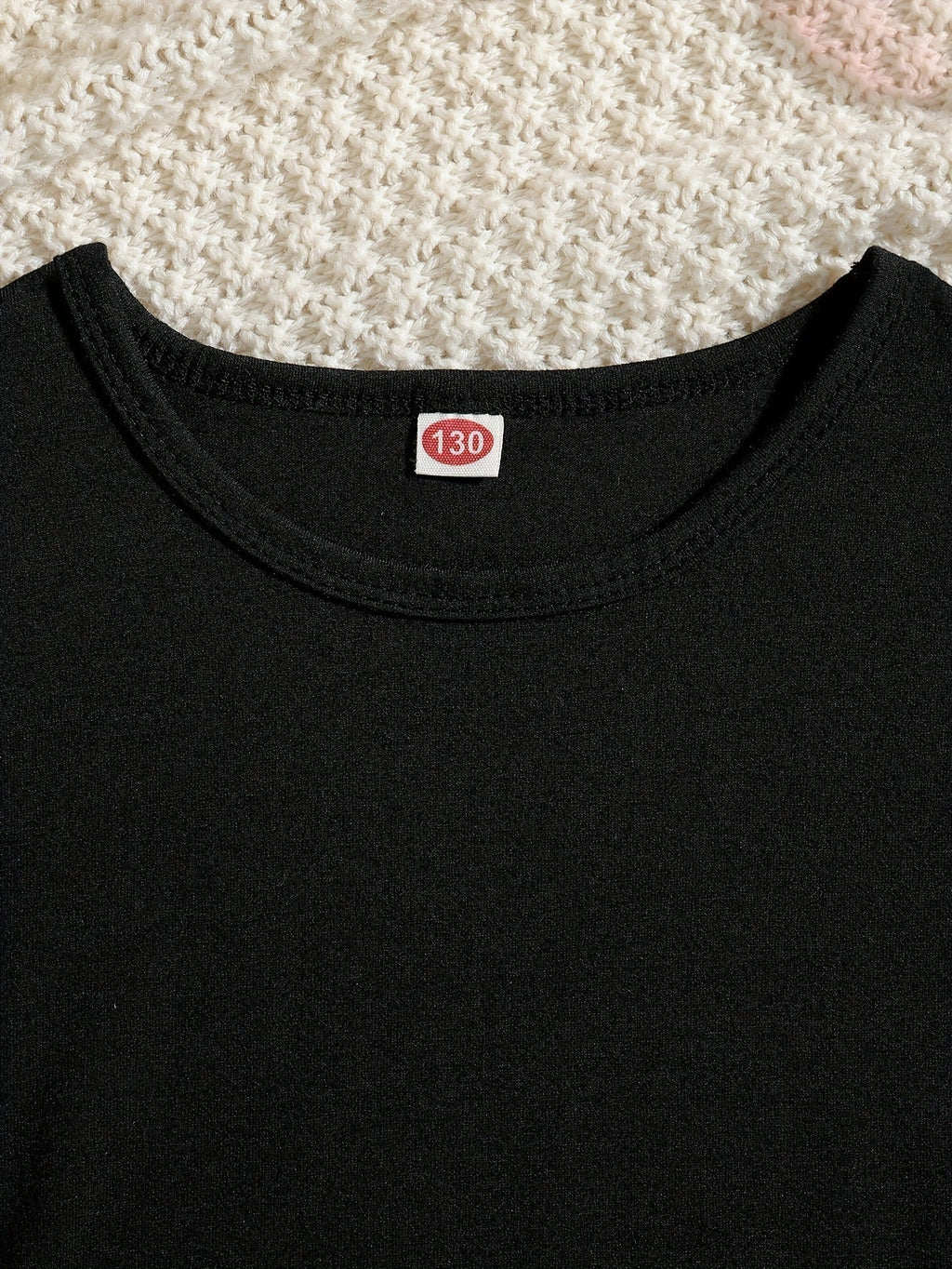 A Casual And Trendy Short-Sleeved T-Shirt Featuring a Cartoon of a Small Black Cat, Perfect for Enjoying Milk Tea. This Elastic Round-Neck Top Is Ideal for ' Everyday Wear in The Spring And Summer
