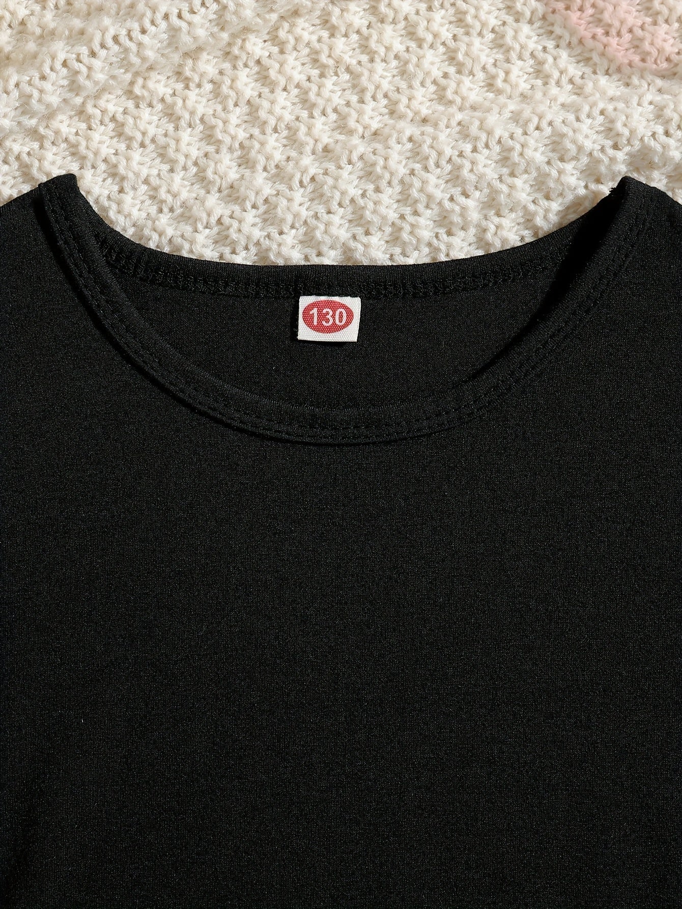 A Casual And Trendy Short-Sleeved T-Shirt Featuring a Cartoon of a Small Black Cat, Perfect for Enjoying Milk Tea. This Elastic Round-Neck Top Is Ideal for ' Everyday Wear in The Spring And Summer