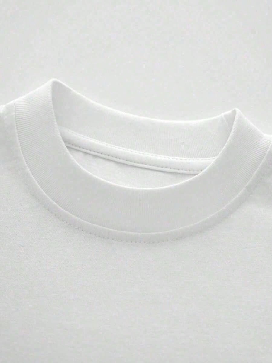 Bold Aero Script Across Chest Symbolizing Freedom Of Movement And Adventurous Spirit In Urban Life 100% Cotton Casual Men's Tshirt