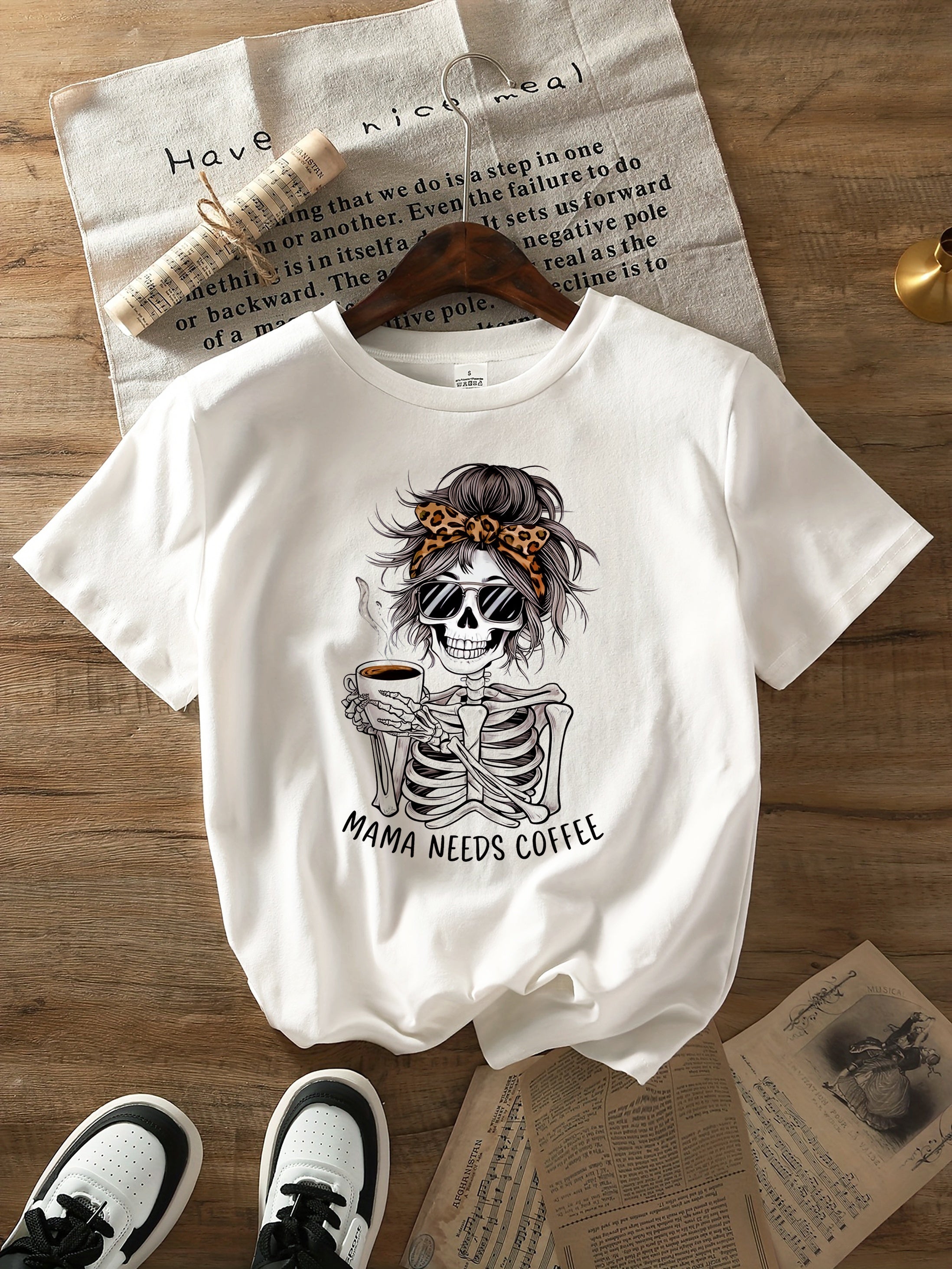 Mom Wants a Coffee-Themed Halloween T-Shirt Featuring a Skull Print, Perfect for Casual And Festive Outfits for Women, with Short Sleeves