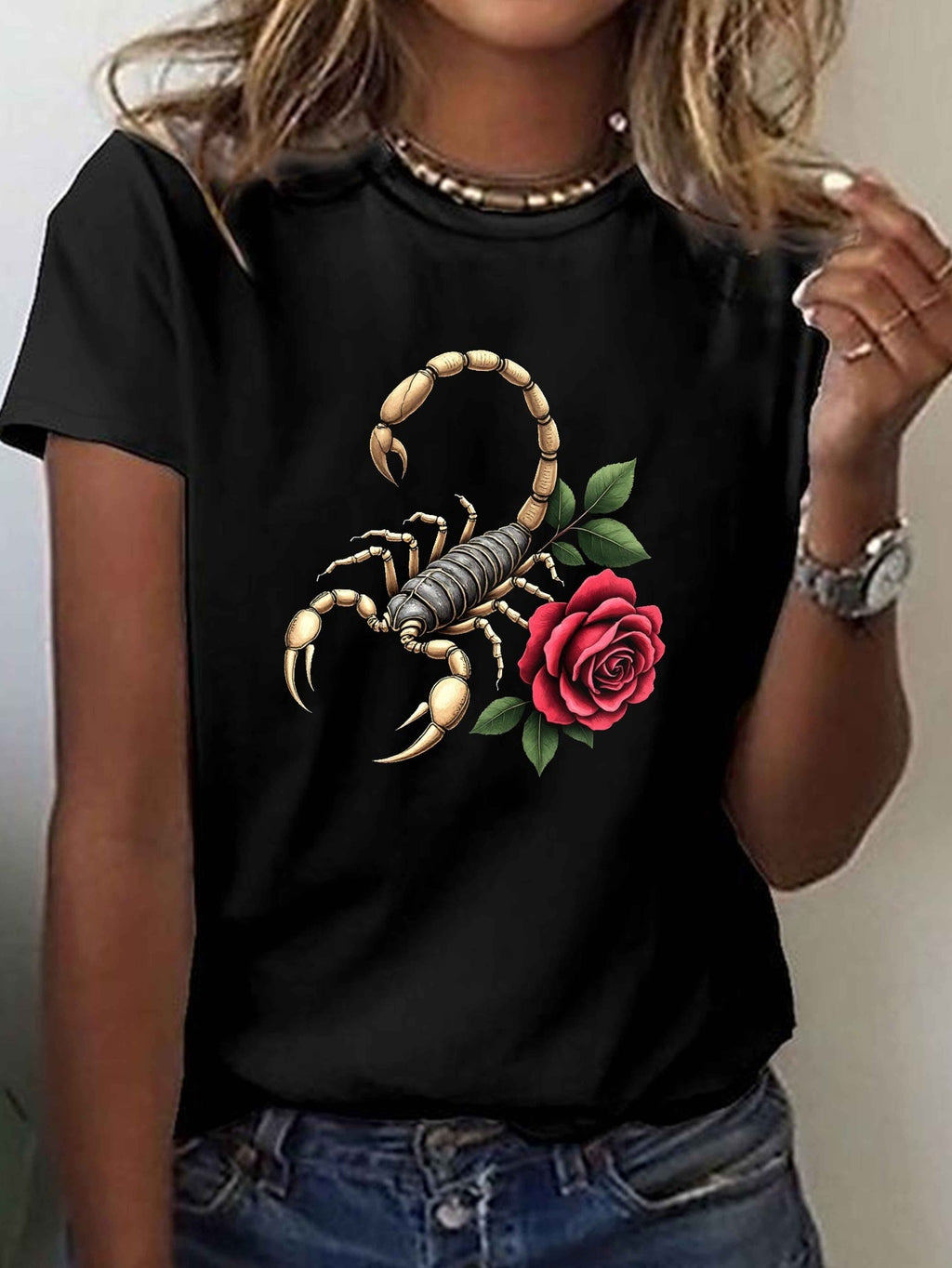 Women's Scorpion and Rose Print T-Shirt - Short Sleeve Crew Neck Top with Scorpion & Rose Graphic, Medium-Stretch Casual Blouse for Spring Summer Casual Attire