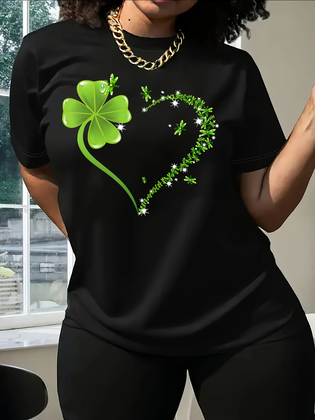 Plus Size, Clover Print Heart Pattern Slim Fit Round Neck T-Shirt- Spring Summer Women's Top Available in Plus Sizes