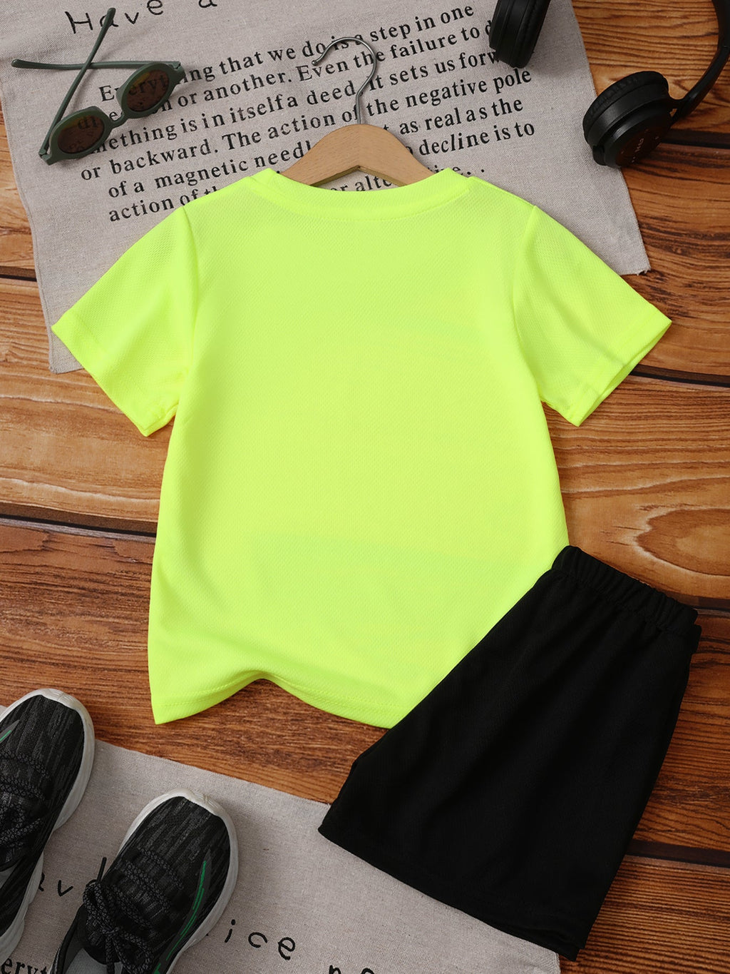 Boys' Cartoon Excavator T-Shirt and Shorts Set, Round Neck Short Sleeve Top + Shorts 2pcs Outfit, Casual Home Wear for Kids, Spring and Summer Fashion Trendy Item, Perfect for Outdoor