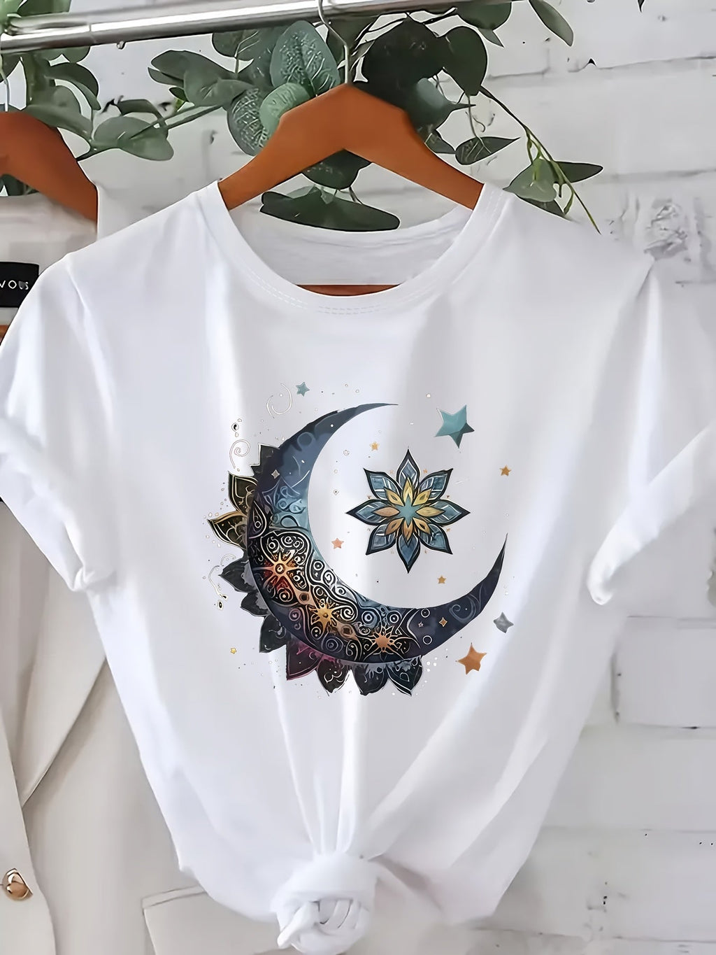 Plus Size - Plus Size - Gray Crew Neck Moon Print Short-Sleeved T-Shirt, a Must-Have for Casual Fashion, Suitable for Spring, Summer And Autumn, Slightly Loose, Comfortable And Skin-Friendly, Plus Size Women'S Casual And Elegant T-Shirt