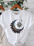 Plus Size - Plus Size - Gray Crew Neck Moon Print Short-Sleeved T-Shirt, a Must-Have for Casual Fashion, Suitable for Spring, Summer And Autumn, Slightly Loose, Comfortable And Skin-Friendly, Plus Size Women'S Casual And Elegant T-Shirt