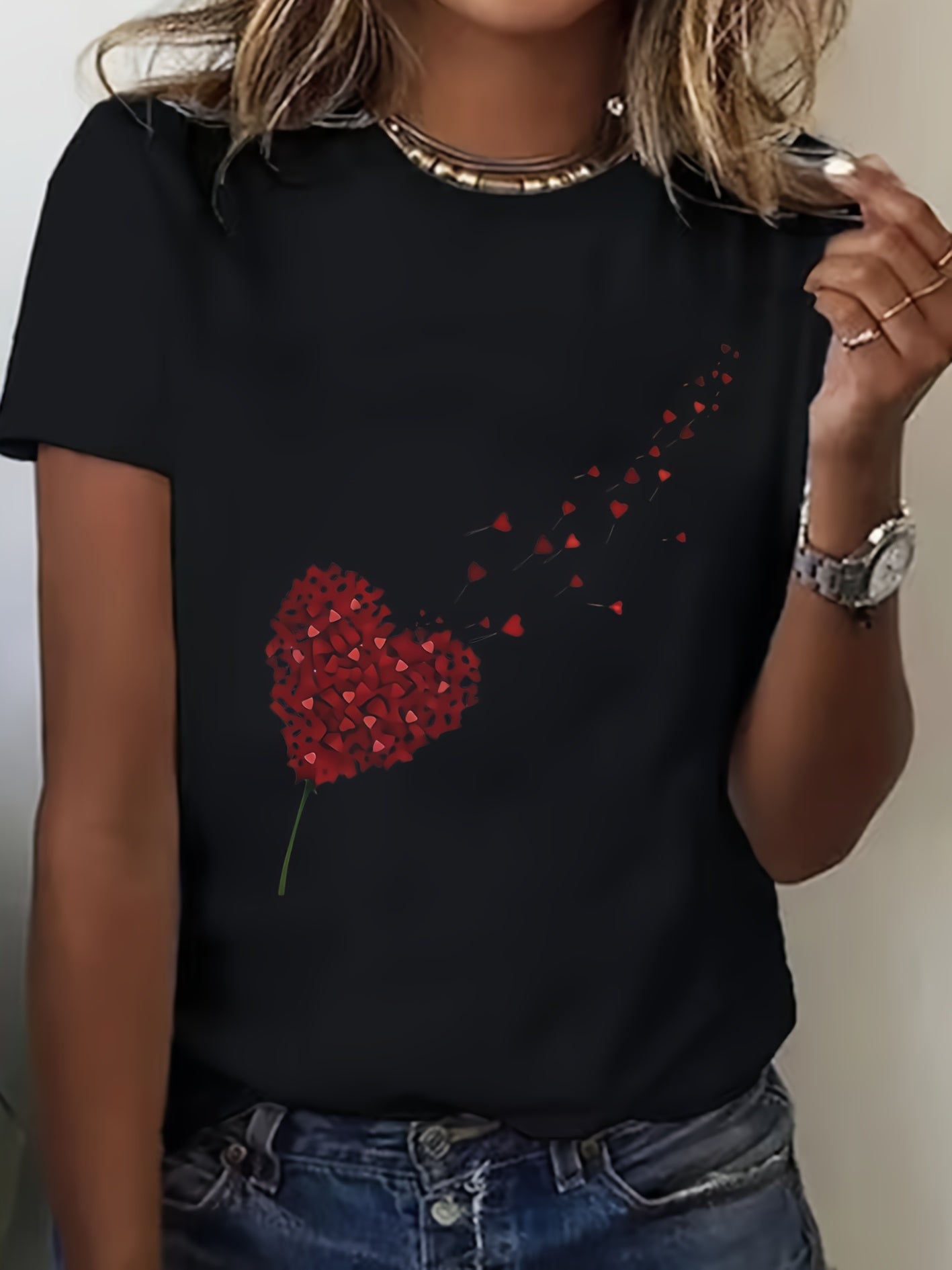 Plus-size Women's Heart Print Casual T-shirt, Short-sleeve Crewneck Top, Dandelion with Love Heart Design, Simple and Sophisticated, Casual and Elegant, Suitable for Daily Wear