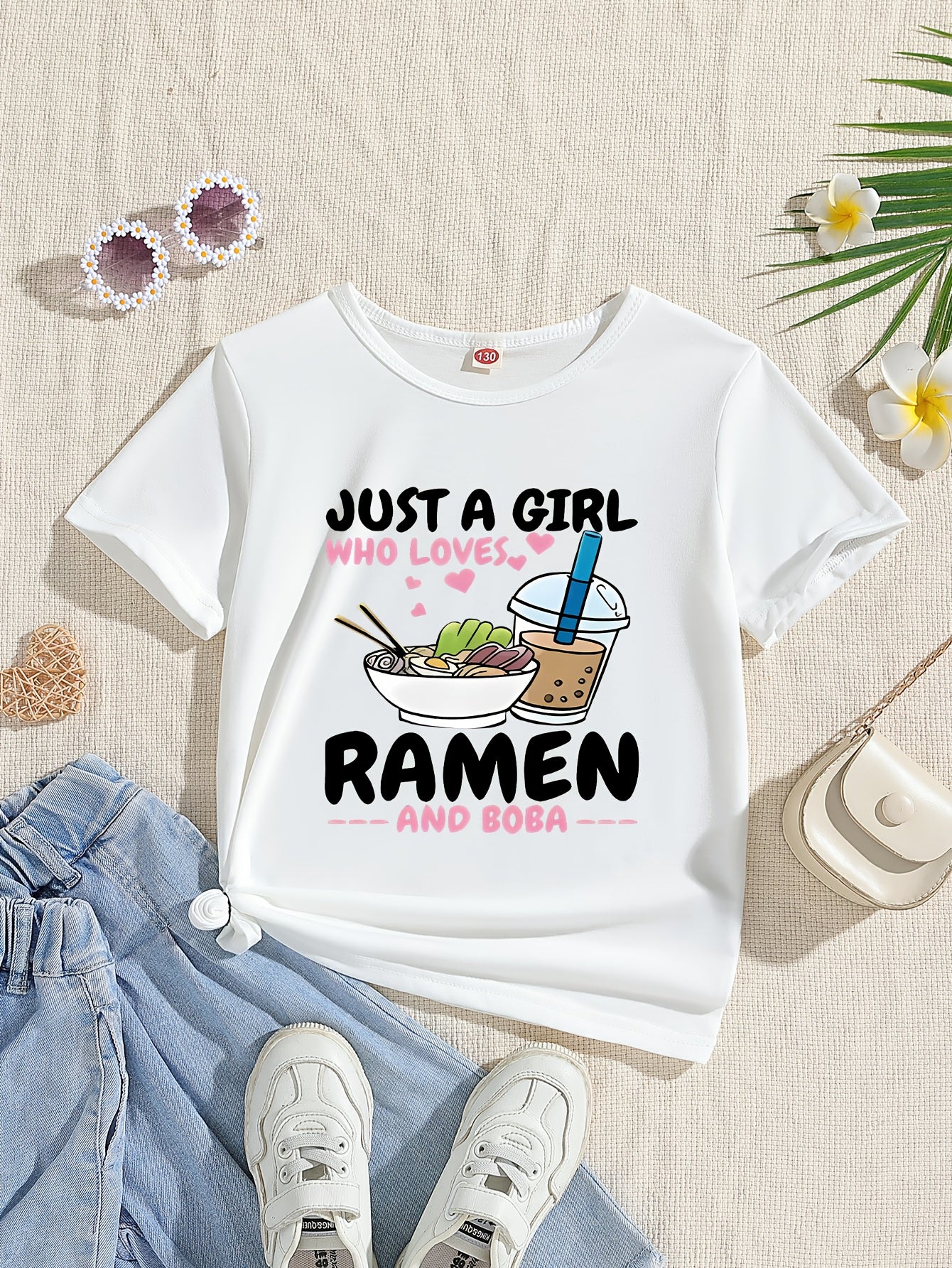 A Charming And Laid-Back Cartoon-Patterned Letter Tee for Girls, Perfect for Summer with Its Short Sleeves And Round Neck Design