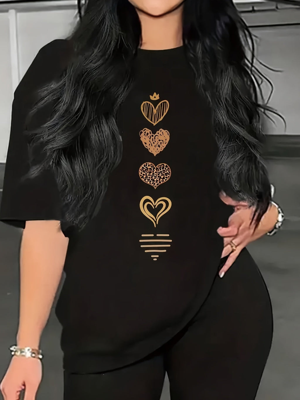 Women'S Casual Short Sleeve T-Shirt with Heart Design - Round Neck, Black, Lightweight Polyester, Perfect for Spring/Summer Outfits, Casual Wear Tee | Heart Graphic Tee | Constructio