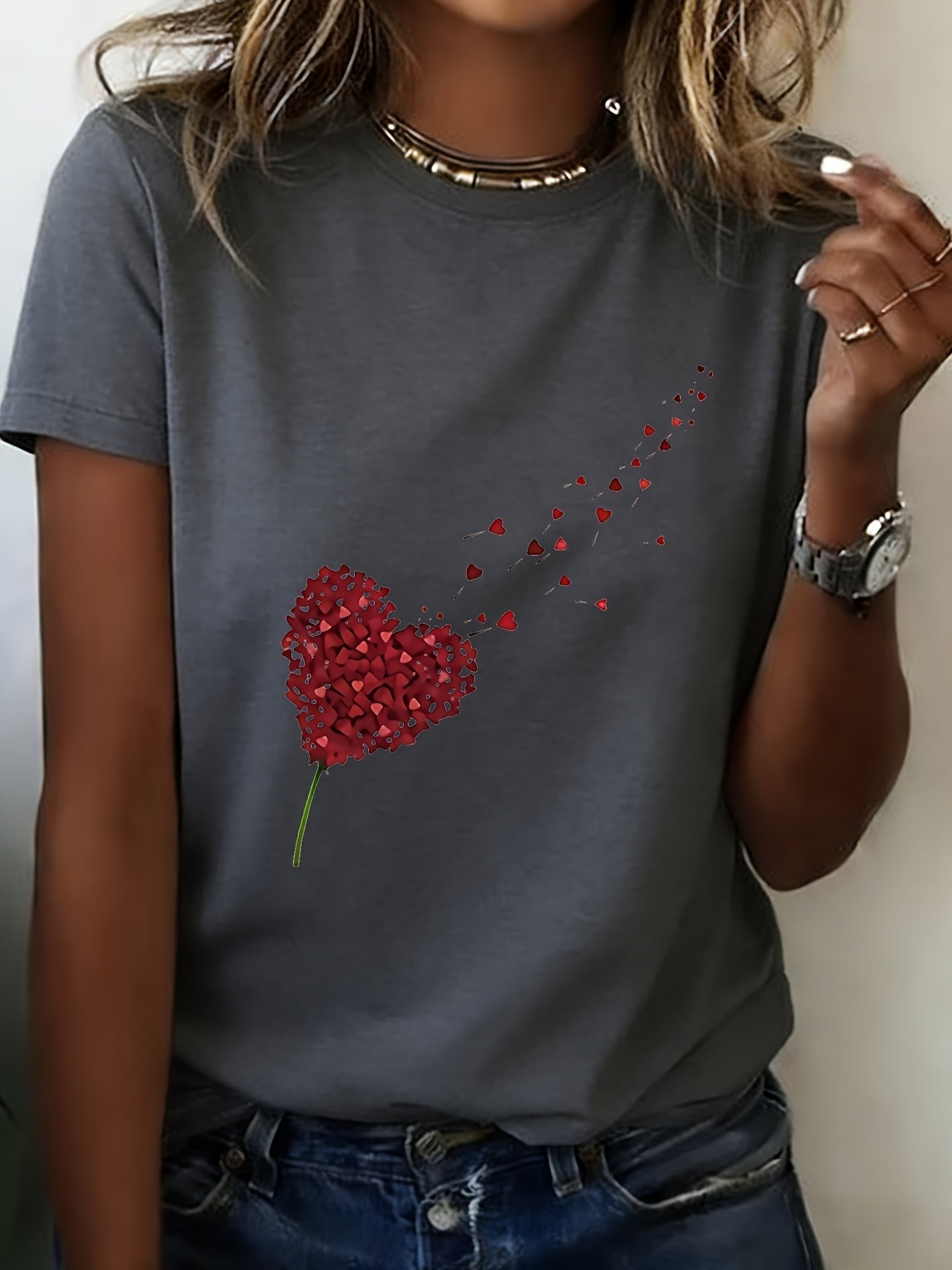 Plus-size Women's Heart Print Casual T-shirt, Short-sleeve Crewneck Top, Dandelion with Love Heart Design, Simple and Sophisticated, Casual and Elegant, Suitable for Daily Wear