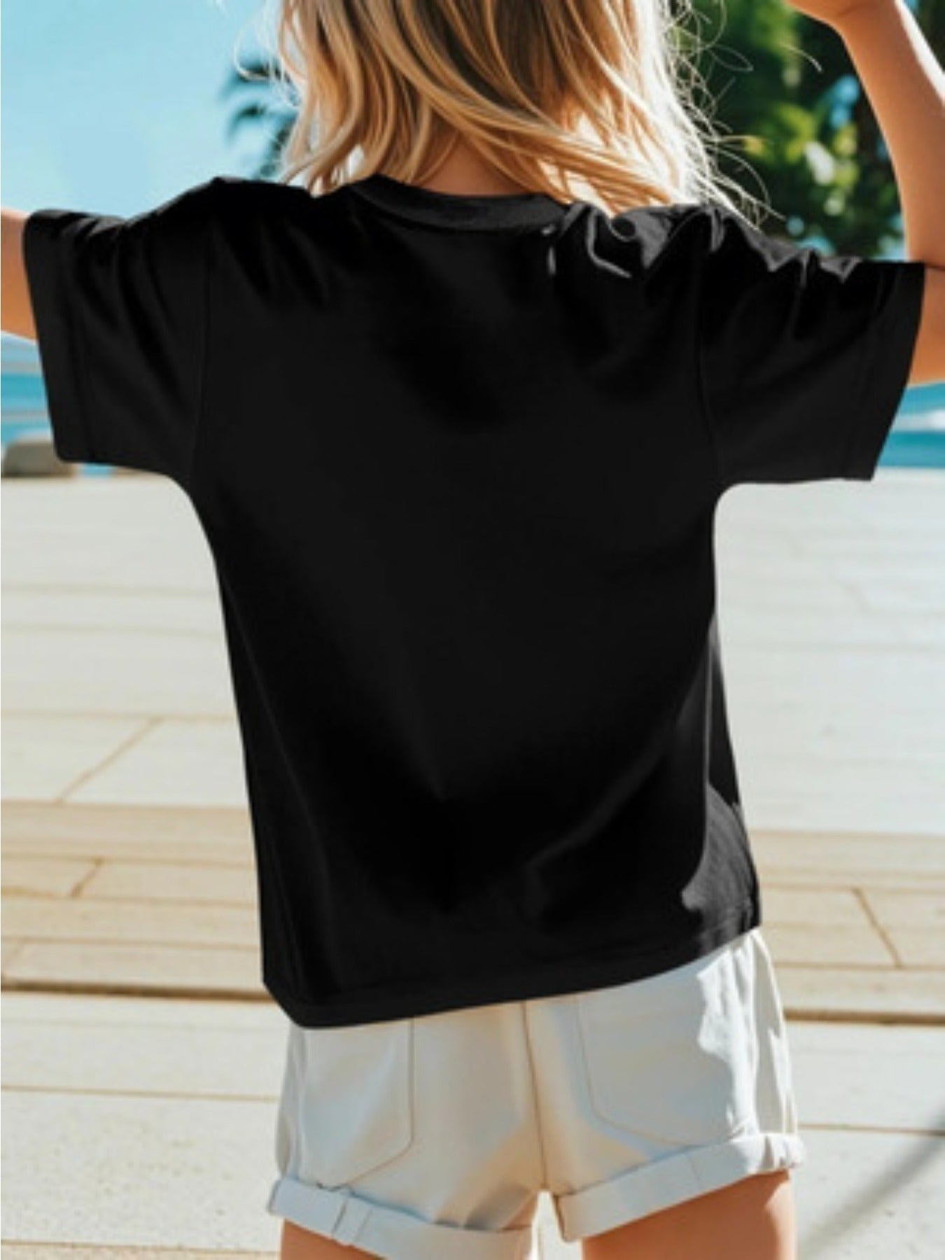 Vibrant And Colorful Soccer-Themed Artwork Featuring a Melting Ball, Perfect for Boys' T-Shirts in Spring And Summer. This Comfortable Round Neck Design Is Breathable And Has a Popular Appeal, Making It an Ideal Gift for Children