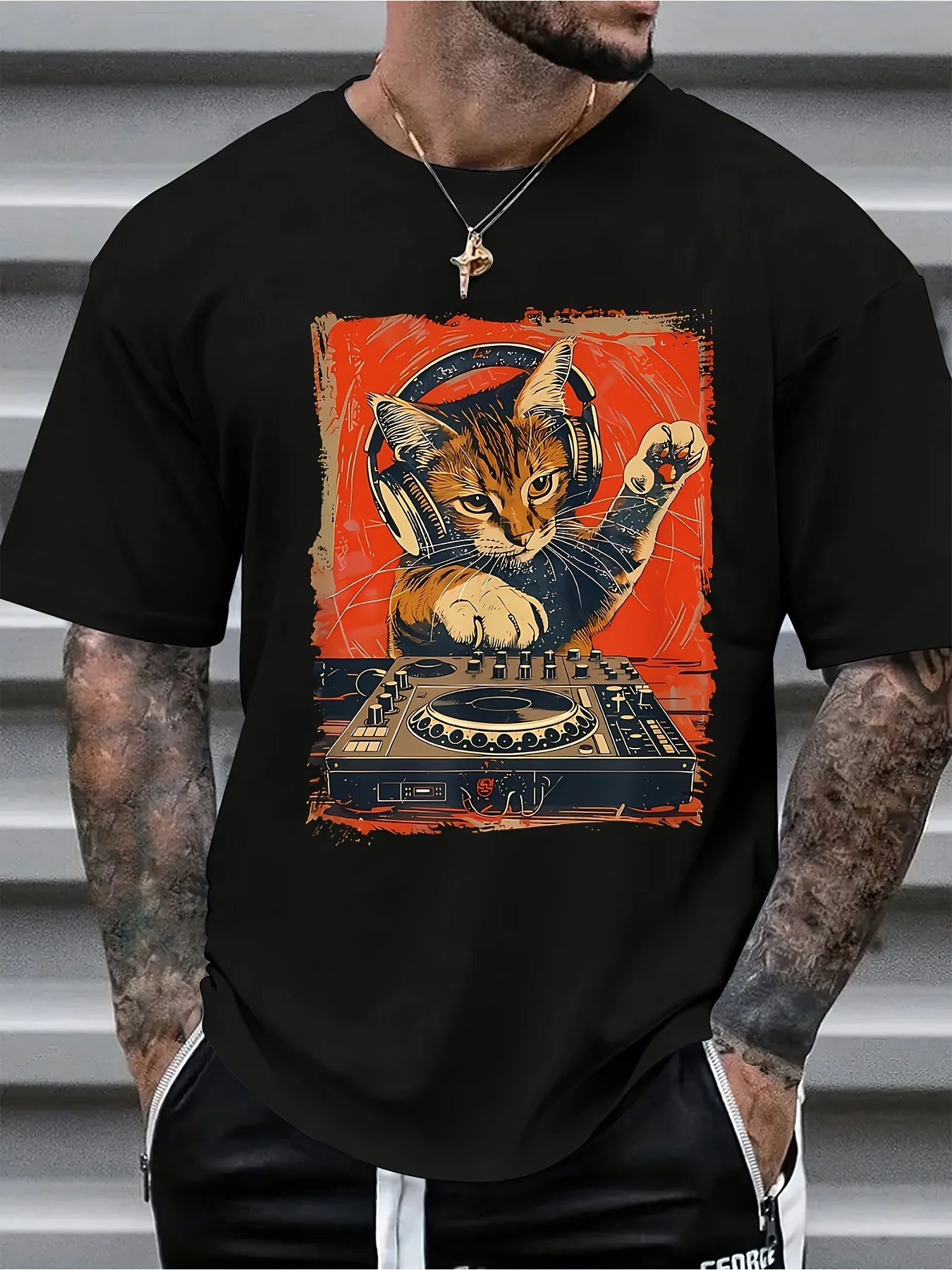 Men's Retro Cat DJ Graphic T-Shirt - 180g Heavyweight Tee with DJ Cat and Vinyl Record Design, Breathable All-Season Comfort, S-XXL Sizes, Casual and Music Party Shirt for Men, Machine Washable Loose Fit Round Neck