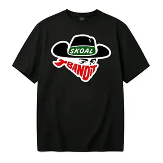 Racing Graphic T-Shirt – Retro Outlaw Cowboy-Inspired Logo Design with Bold Bandana & Black Hat Art, Soft Oversized Tee for Motorsports Fans and Country Music Culture Style