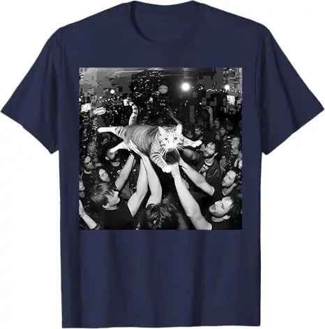 HOT SALE Funny Rock Show Cat Meme Cute Tabby Kitten Crowd Surfing T-shirt Humorous Kitty Star Y2k Street Wear Rap Hip Hop Tee