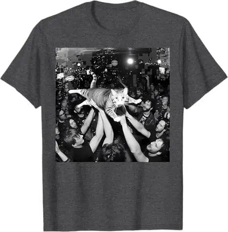 HOT SALE Funny Rock Show Cat Meme Cute Tabby Kitten Crowd Surfing T-shirt Humorous Kitty Star Y2k Street Wear Rap Hip Hop Tee