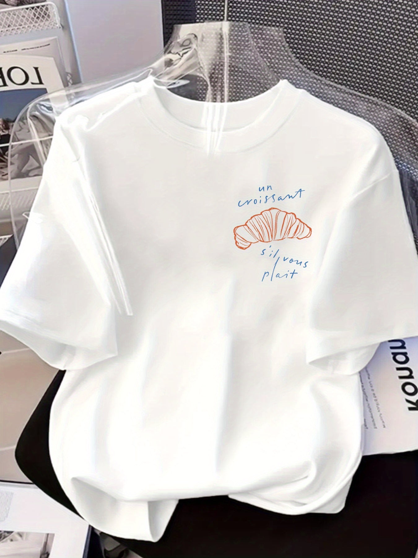 Women's Casual Long Sleeve T-Shirt with Front & Back Croissant Print - "Un Croissant Silvous Platif" Graphic, Relaxed Fit Round Neck, Machine Washable All-Season Comfort Top, Leisure Clothing, Smooth Texture