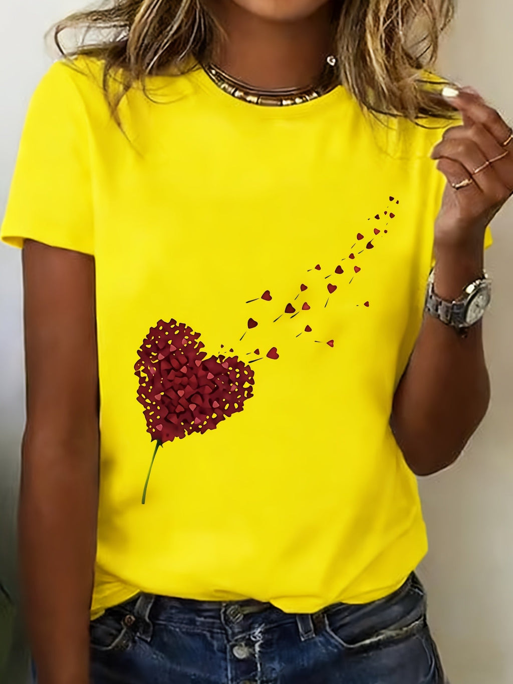 Plus-size Women's Heart Print Casual T-shirt, Short-sleeve Crewneck Top, Dandelion with Love Heart Design, Simple and Sophisticated, Casual and Elegant, Suitable for Daily Wear