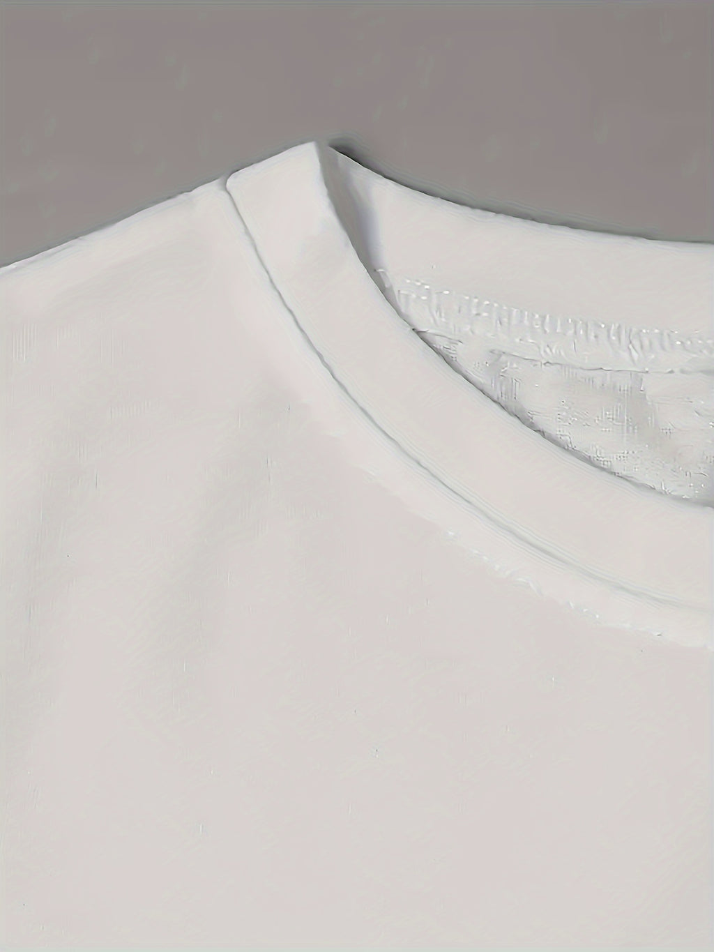 Women'S Short-Sleeve Top with a Round Neck Featuring a Stylish Print of Christmas Lights And Bows