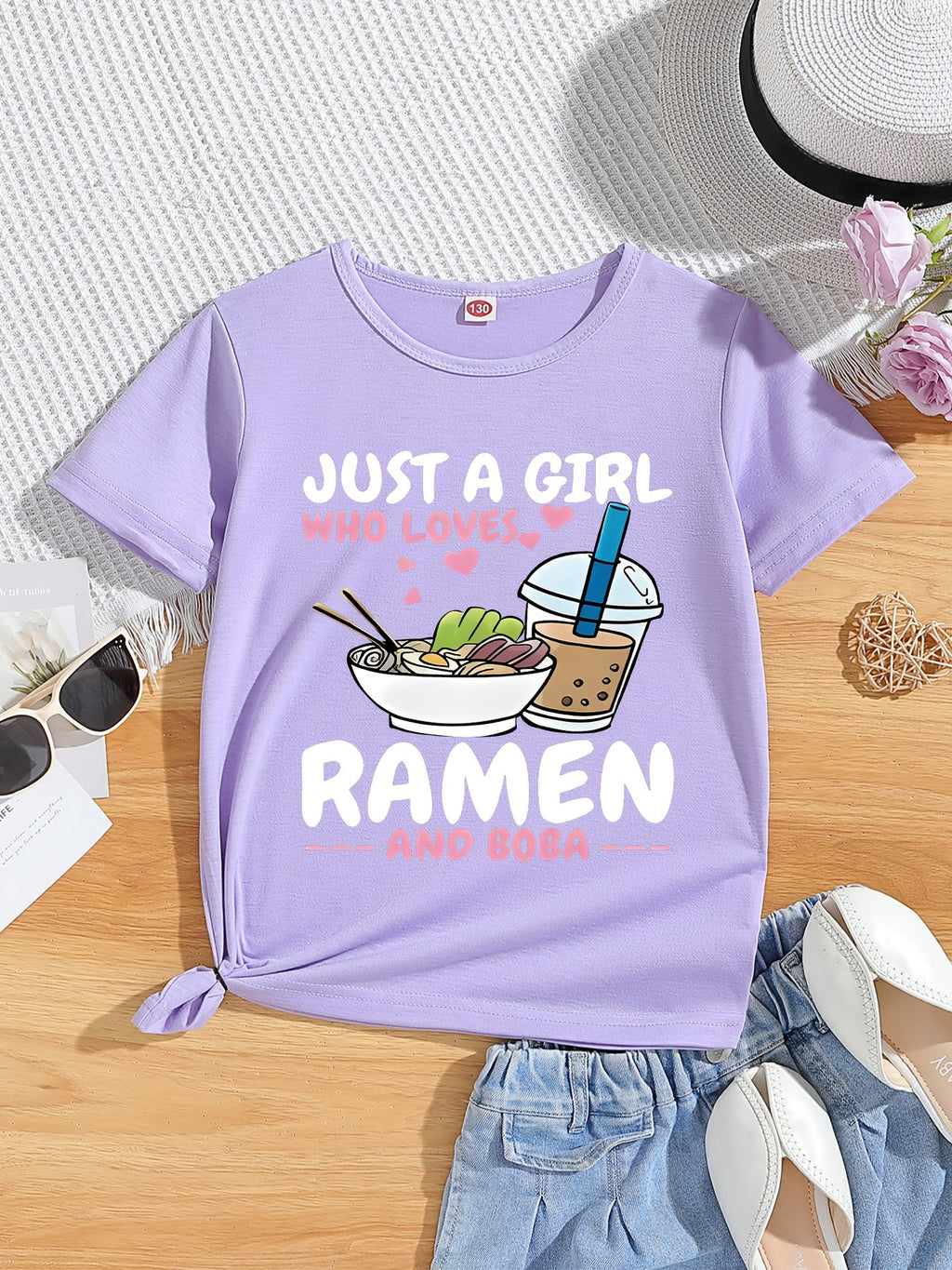 A Charming And Laid-Back Cartoon-Patterned Letter Tee for Girls, Perfect for Summer with Its Short Sleeves And Round Neck Design