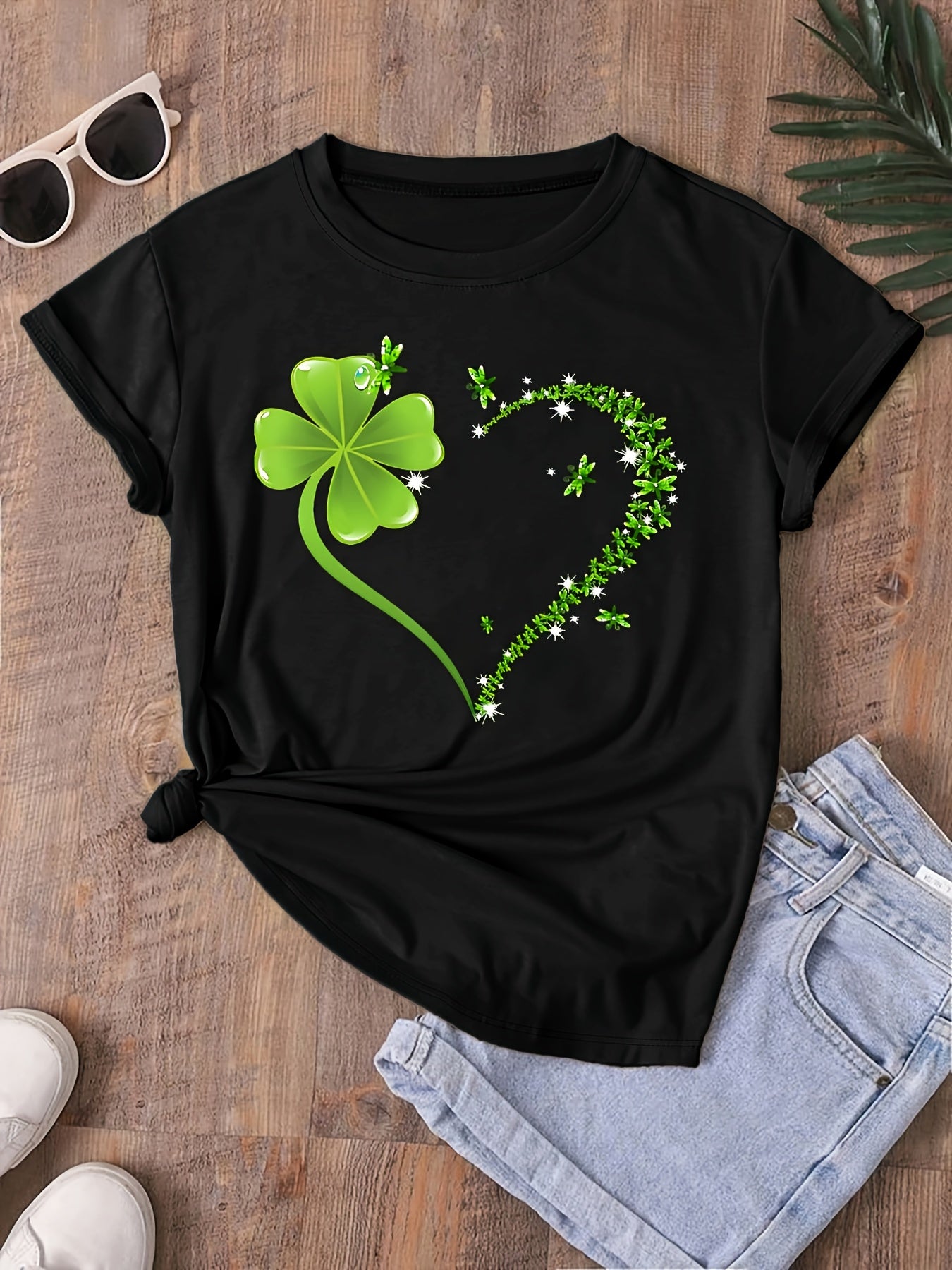 Plus Size, Clover Print Heart Pattern Slim Fit Round Neck T-Shirt- Spring Summer Women's Top Available in Plus Sizes