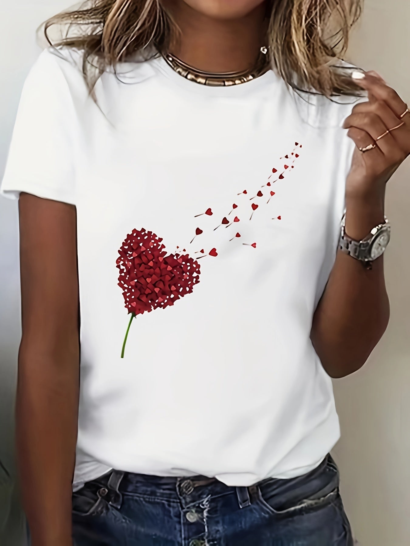 Plus-size Women's Heart Print Casual T-shirt, Short-sleeve Crewneck Top, Dandelion with Love Heart Design, Simple and Sophisticated, Casual and Elegant, Suitable for Daily Wear